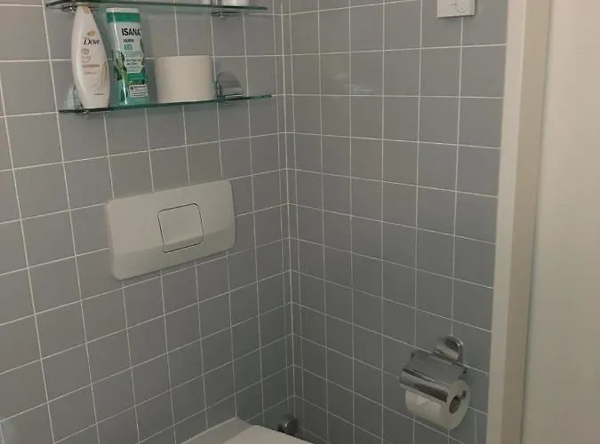 Guest Haus בית הארחה 3*