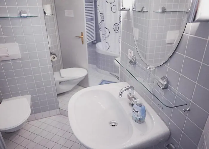 Πανσιόν Guest Haus 3*